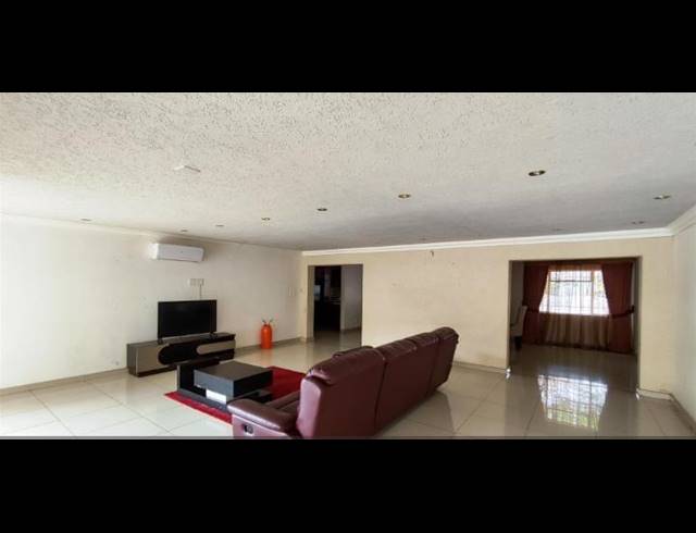 3 BEDROOM HOUSE FOR SALE IN BRACKENDOWNS